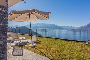 The Patio Over Varenna