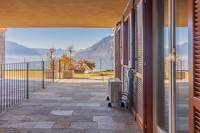 The Patio Over Varenna