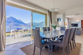 The Patio Over Varenna