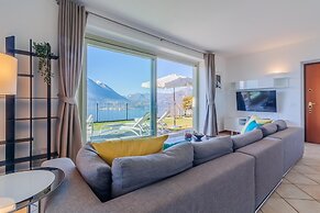 The Patio Over Varenna