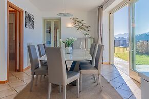 The Patio Over Varenna