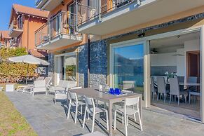 The Patio Over Varenna