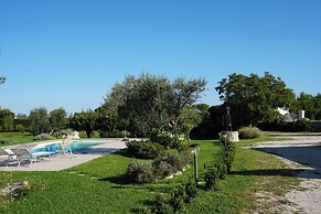 Sunny House Mono with Pool