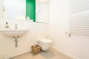 Leeds - Sleeps 4 - Pet Friendly - Parking - Gym