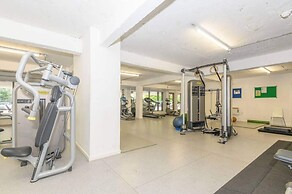 Leeds - Sleeps 4 - Pet Friendly - Parking - Gym
