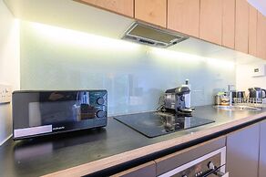 Leeds - Sleeps 4 - Pet Friendly - Parking - Gym