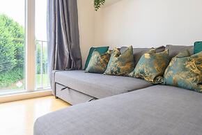 Leeds - Sleeps 4 - Pet Friendly - Parking - Gym