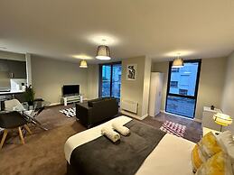 Adelphi Wharf Apartments by Beehosting