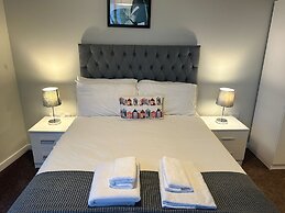 Adelphi Wharf Apartments by Beehosting