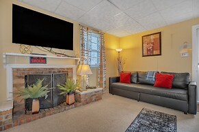 Cozy 1BR Home - Alexandria Gem by RedAwning