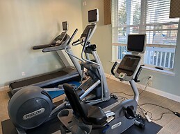 2142 Cape Sound 3 Bedroom Condo by RedAwning