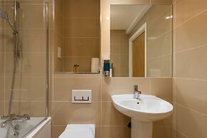 Skyvillion - Tower Point Enfield 2bed Wbalcony