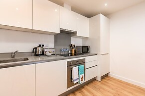 Skyvillion - Tower Point Enfield 2bed Wbalcony