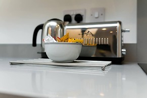 Skyvillion - Tower Point Enfield 2bed Wbalcony