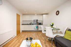Skyvillion - Tower Point Enfield 2bed Wbalcony