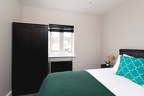 Skyvillion -4bed Cozy Cockfosters Apt Mins To Tube