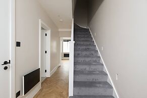 Skyvillion -4bed Cozy Cockfosters Apt Mins To Tube