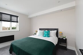 Skyvillion -4bed Cozy Cockfosters Apt Mins To Tube