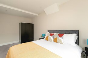 Skyvillion -4bed Cozy Cockfosters Apt Mins To Tube