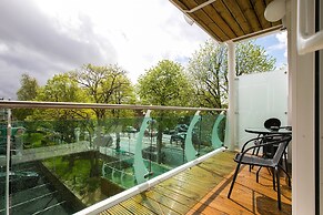Skyvillion - Tower Point Enfield 1bed W Balcony
