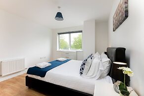 Skyvillion - Tower Point Enfield 1bed W Balcony