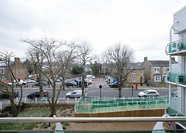 Skyvillion - Tower Point Enfield 1bed W Balcony