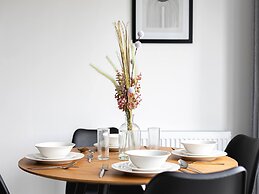 Skyvillion -vineyard Court- Enfield 1bed With Balcony