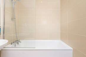 Skyvillion 2bed Enfield Flat W Balcony - Parking