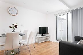 Skyvillion 2bed Enfield Flat W Balcony - Parking