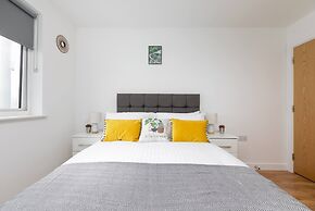 Skyvillion 2bed Enfield Flat W Balcony - Parking