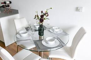 Skyvillion 2bed Enfield Flat W Balcony - Parking