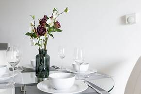 Skyvillion 2bed Enfield Flat W Balcony - Parking