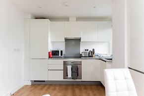 Skyvillion - Tower Point Enfield 1bed Wbalcony