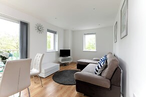 Skyvillion - Tower Point Enfield 1bed Wbalcony