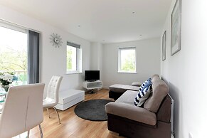 Skyvillion - Tower Point Enfield 1bed Wbalcony