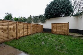 Skyvillion -vineyard Court- Enfield 1-bed Wgarden