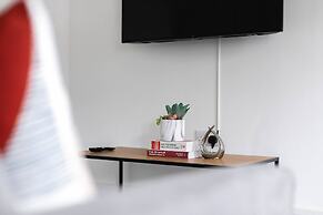 Skyvillion -vineyard Court- Enfield 1-bed Wgarden