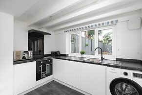Skyvillion - Cozy 2 Bed Cottage In East Finchley