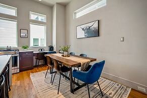 Luxury Downtown Getaway With Breathtaking Views