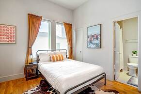 Luxury Downtown Getaway With Breathtaking Views