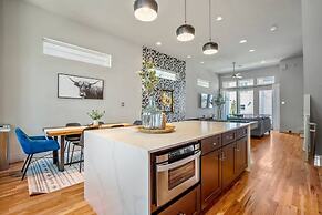 Luxury Downtown Getaway With Breathtaking Views