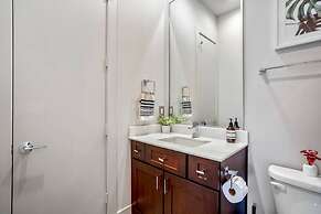 Luxury Downtown Getaway With Breathtaking Views