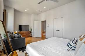 Luxury Downtown Getaway With Breathtaking Views