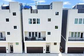 The Oasis Checkmate HTX Rooftop