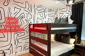 Paradise Palace Best Rooftop in HTX w Hot Tub