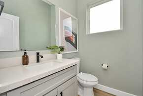 Paradise Palace Best Rooftop in HTX w Hot Tub