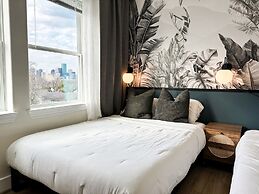 Paradise Palace Best Rooftop in HTX w Hot Tub