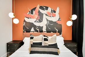 Paradise Palace Best Rooftop in HTX w Hot Tub