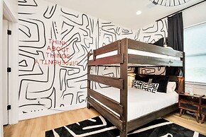 Paradise Palace Best Rooftop in HTX w Hot Tub