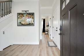 Paradise Palace Best Rooftop in HTX w Hot Tub